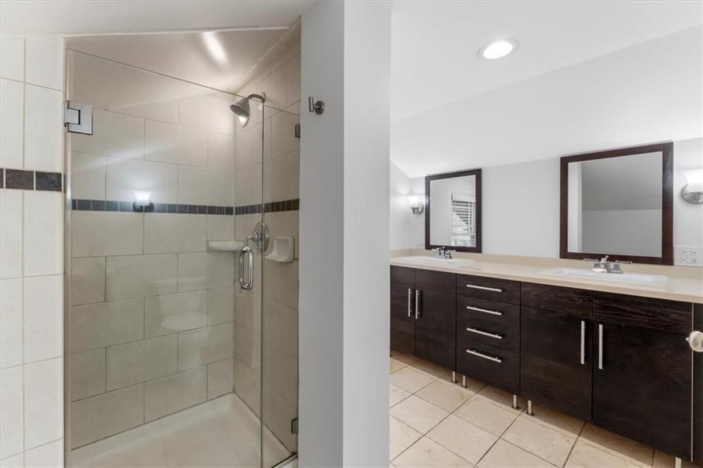 5724 Oak Street — photo 24