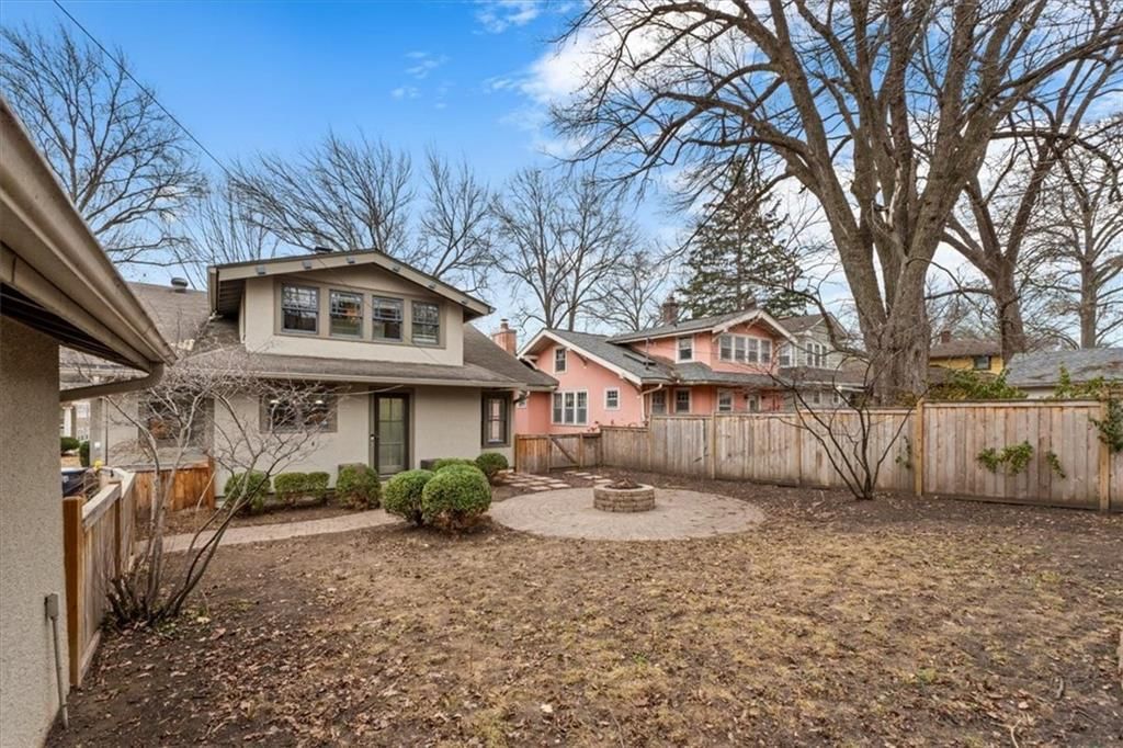 5724 Oak Street — photo 29