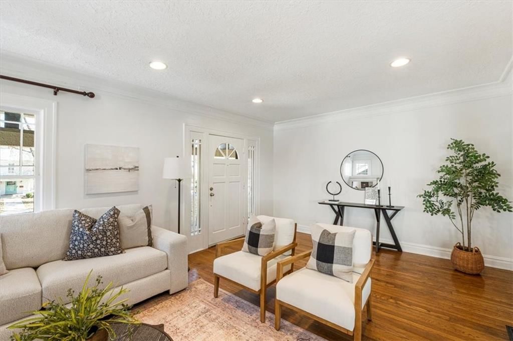 5724 Oak Street — photo 6