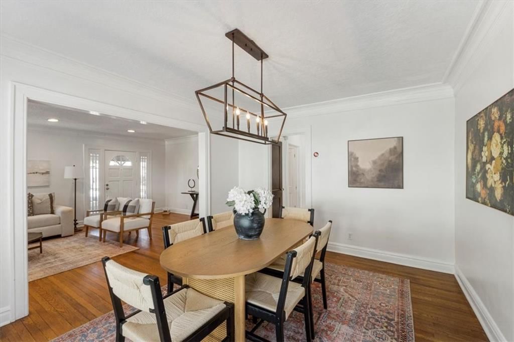 5724 Oak Street — photo 8