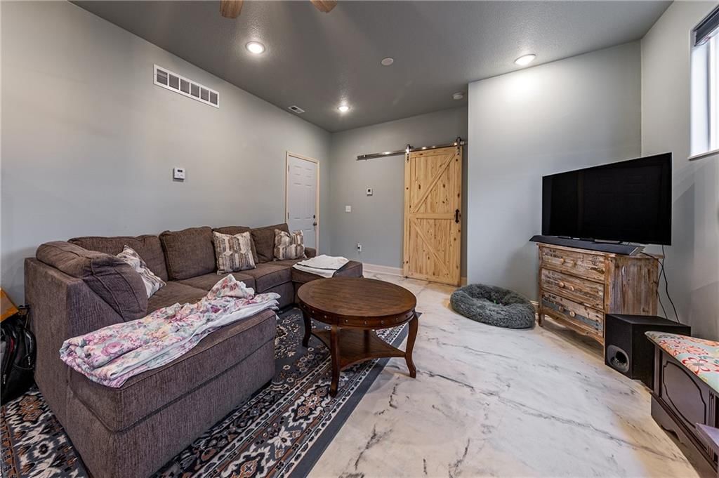 1514 Third Avenue — photo 34