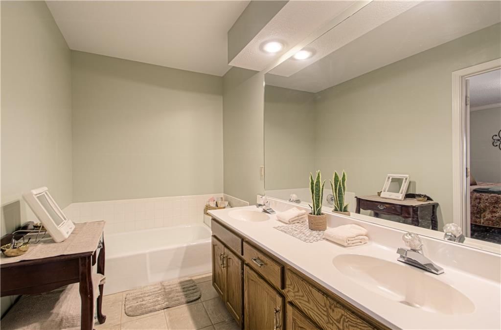 1707 Dunwich Drive — photo 15