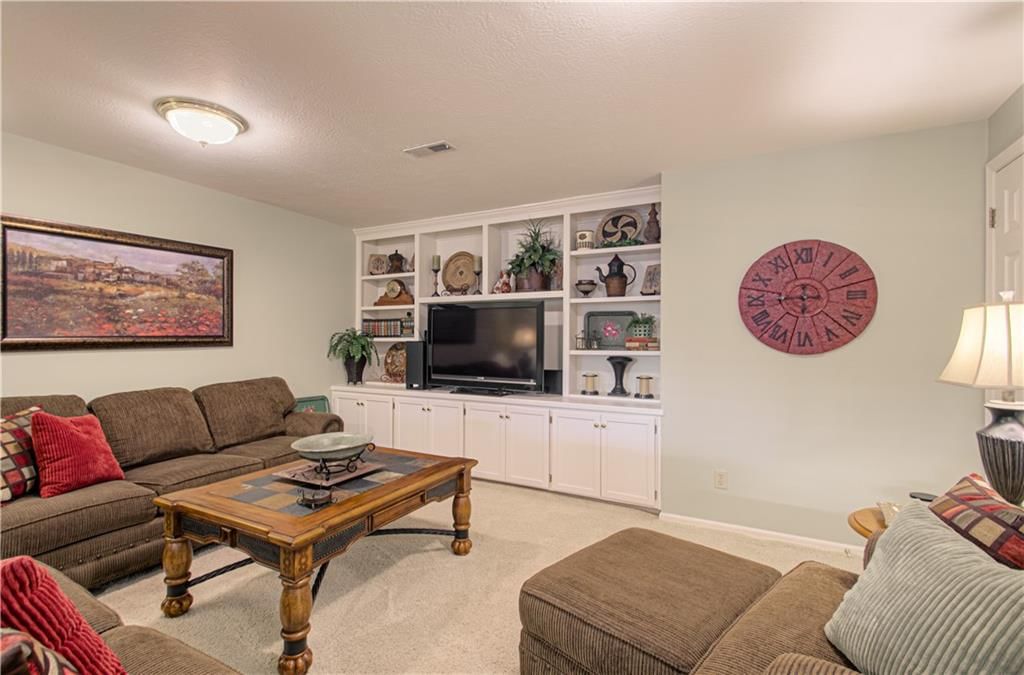 1707 Dunwich Drive — photo 26