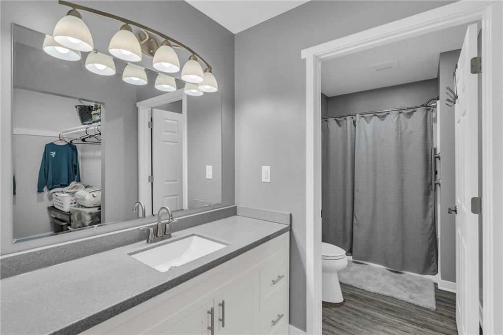 615 E 7th Street — photo 15