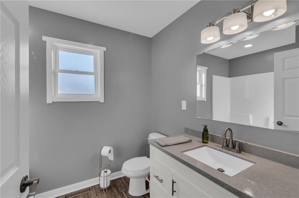 615 E 7th Street — photo 18