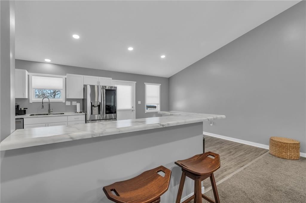615 E 7th Street — photo 8