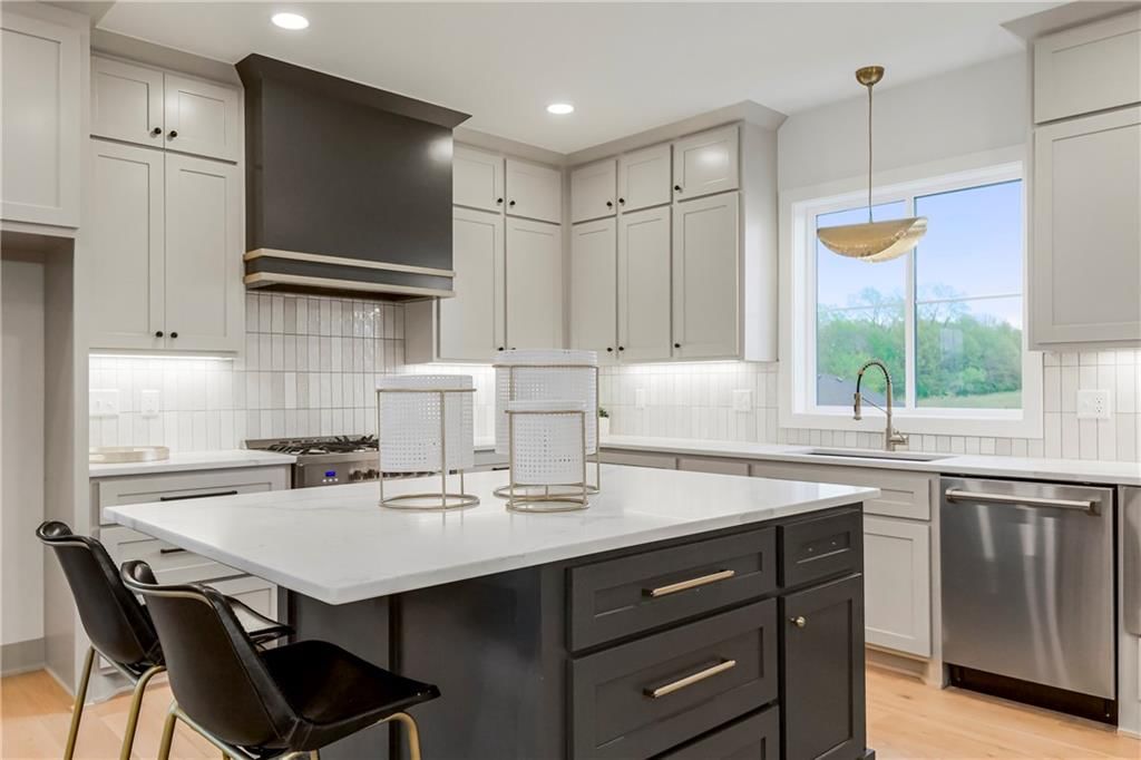 4704 SE Claude Court — photo 8