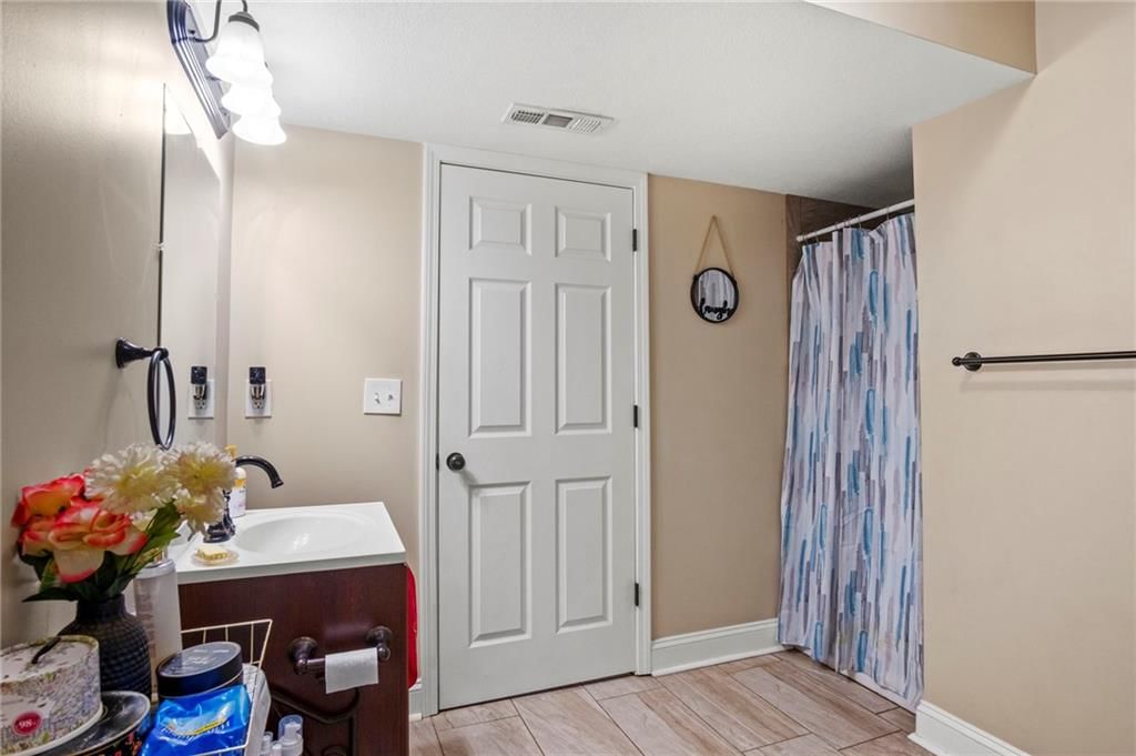2707 Wilson Avenue — photo 19