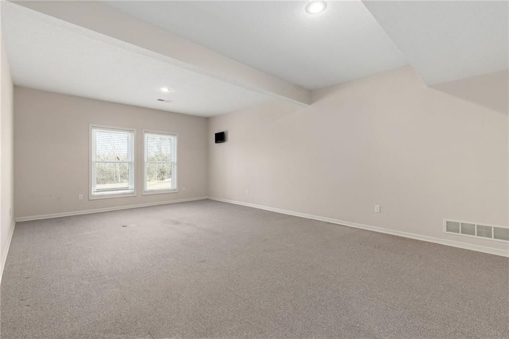 18130 Windsor Drive — photo 49
