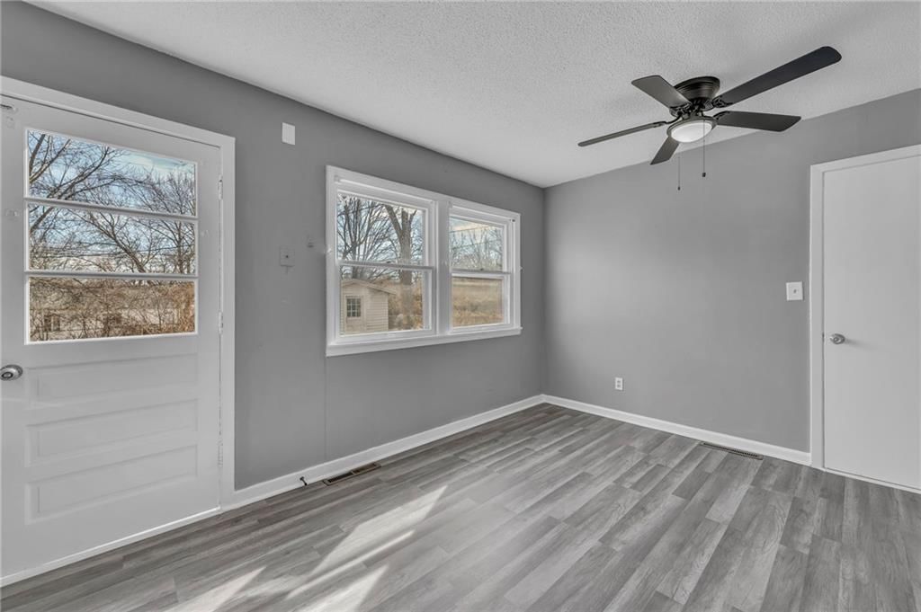 6407 E 149TH Street — photo 11