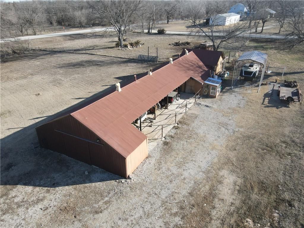 2594 Locust Road — photo 16