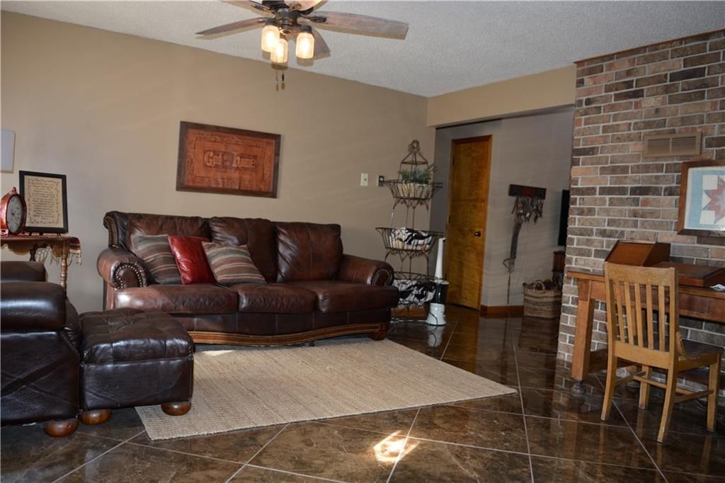 2594 Locust Road — photo 24