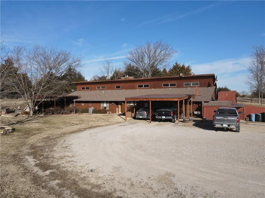 2594 Locust Road — photo 5