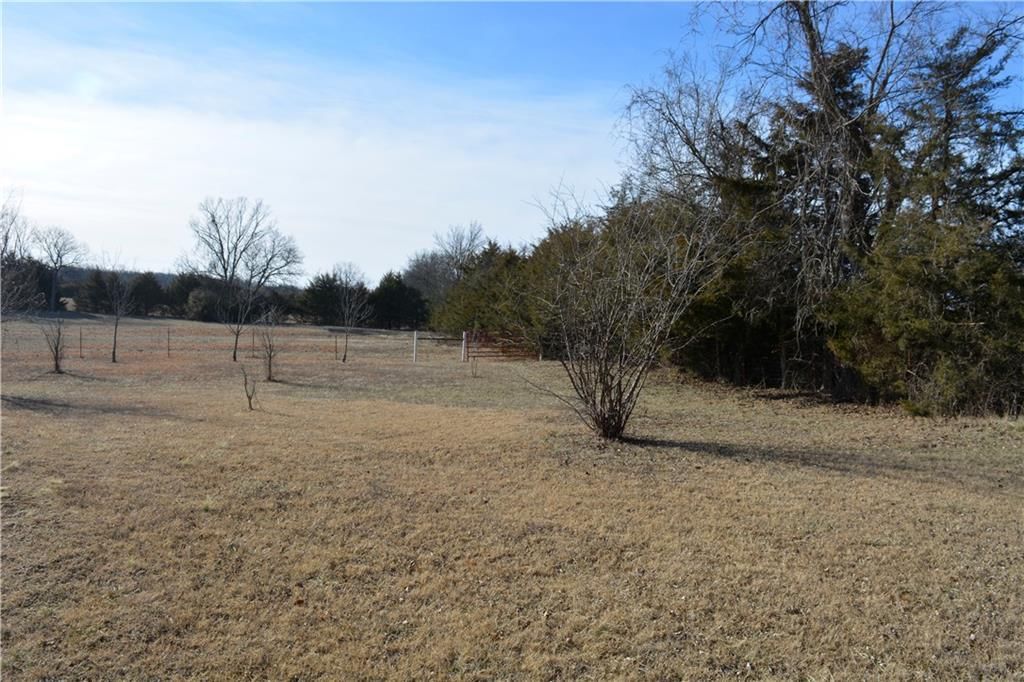 2594 Locust Road — photo 52