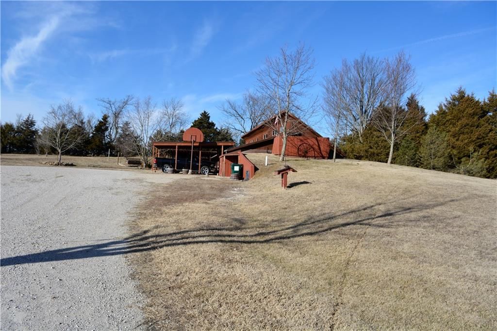 2594 Locust Road — photo 57