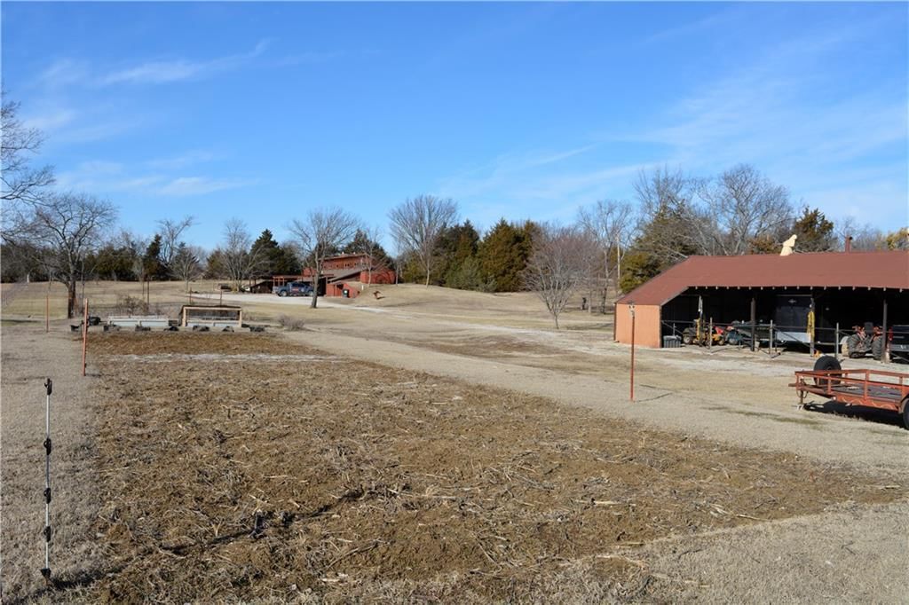 2594 Locust Road — photo 67