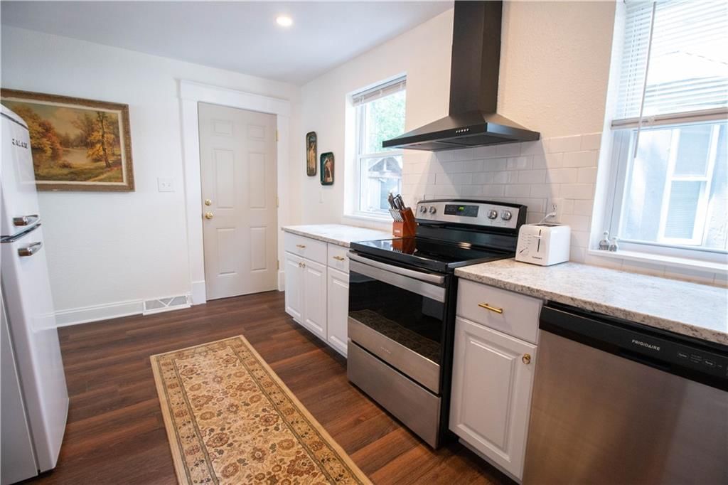 218 Askew Avenue — photo 7