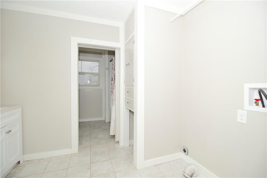 623 E Monroe Avenue — photo 23