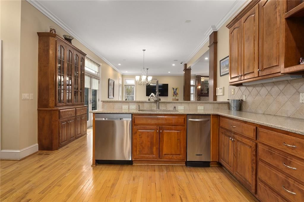 1301 E 24th Street — photo 16