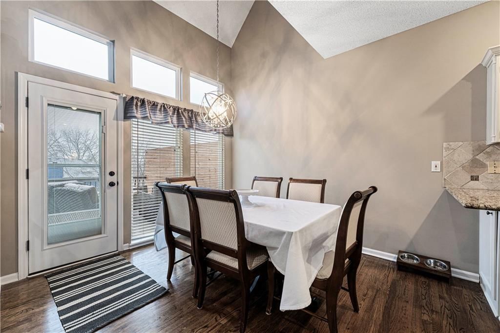 214 NE Paseo Place — photo 15