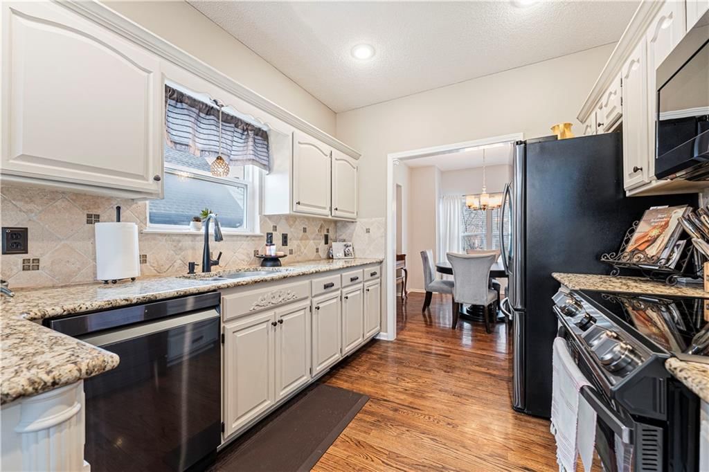 214 NE Paseo Place — photo 19