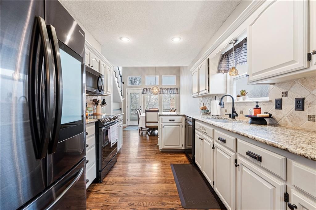 214 NE Paseo Place — photo 20