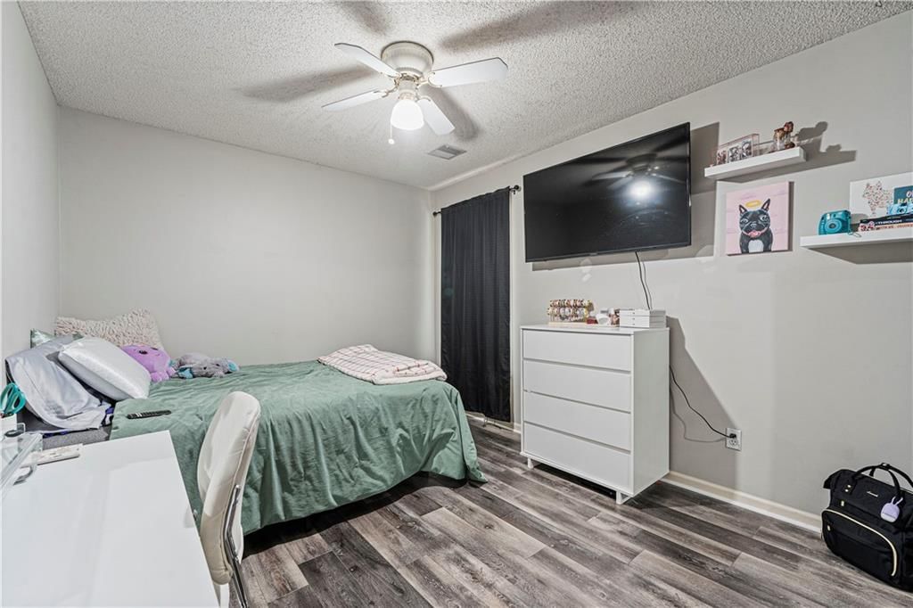 214 NE Paseo Place — photo 28