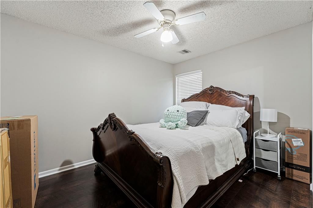 214 NE Paseo Place — photo 30