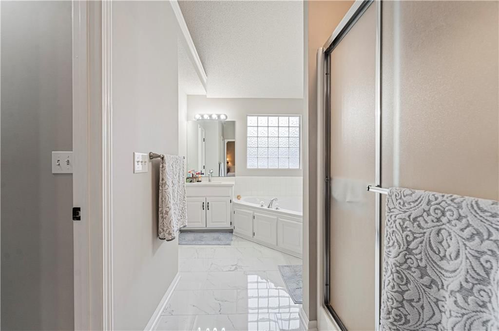 214 NE Paseo Place — photo 33