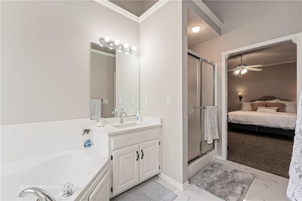 214 NE Paseo Place — photo 35