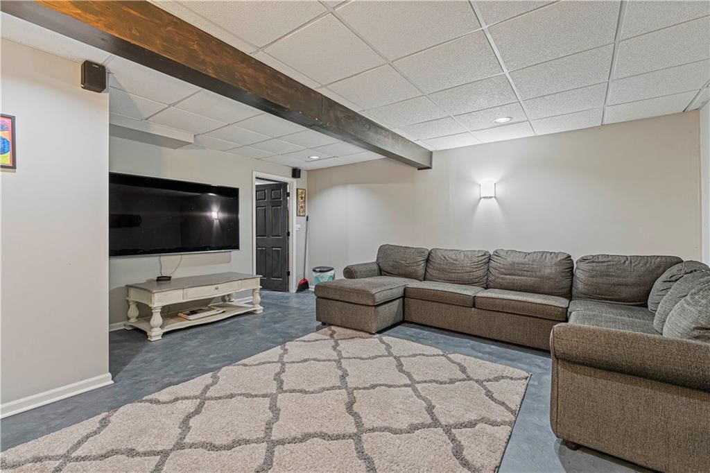 214 NE Paseo Place — photo 38