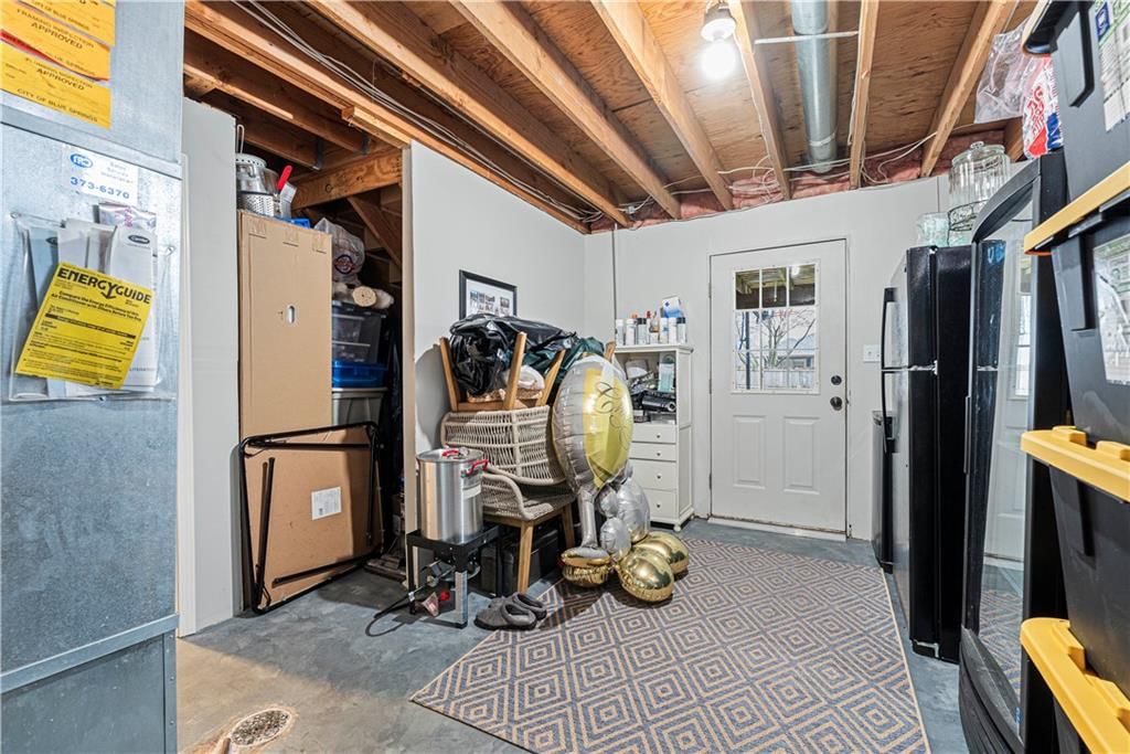 214 NE Paseo Place — photo 41