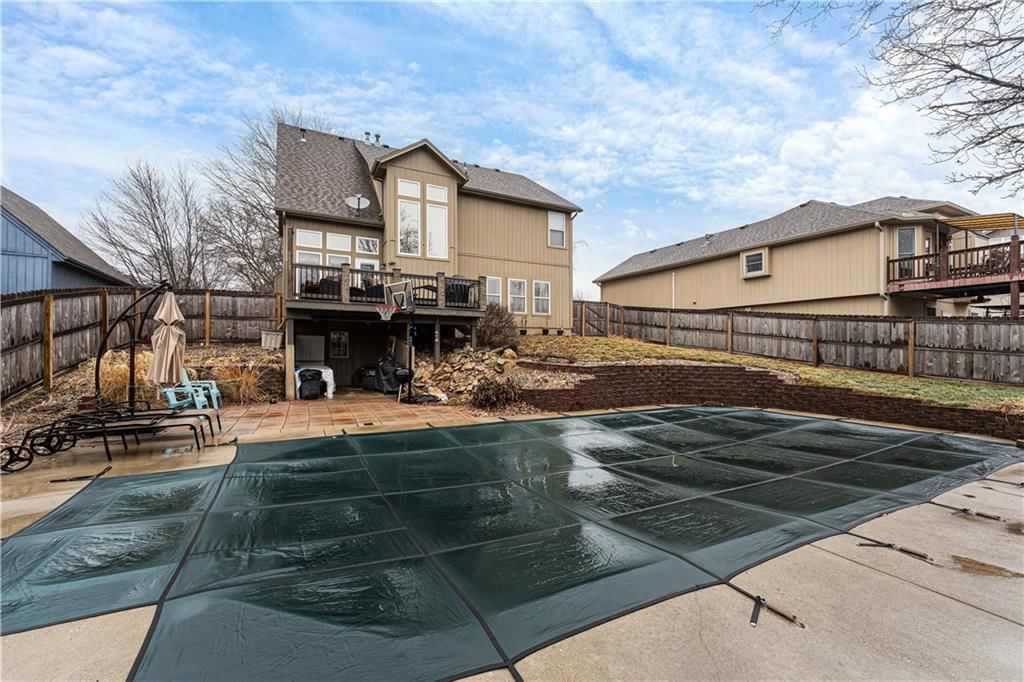 214 NE Paseo Place — photo 44