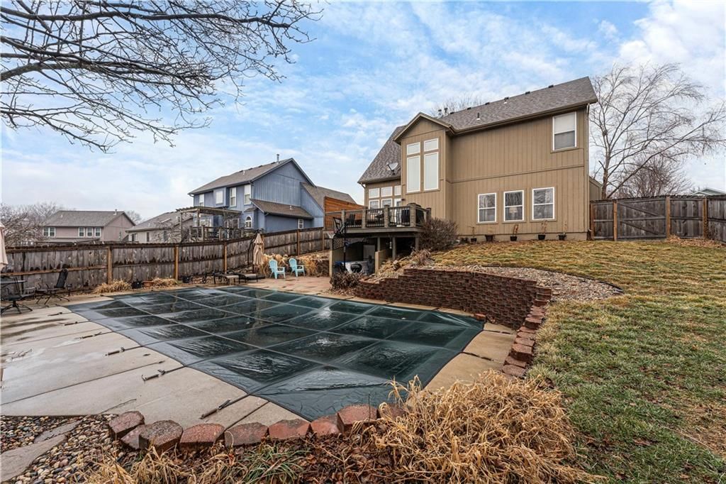 214 NE Paseo Place — photo 47