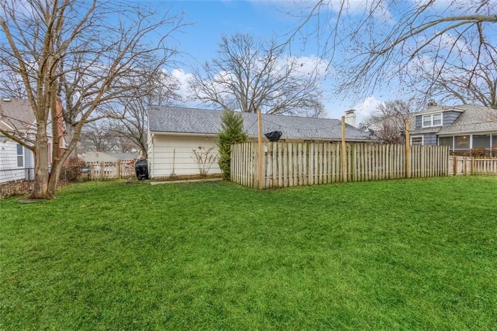 7708 Roe Avenue — photo 21