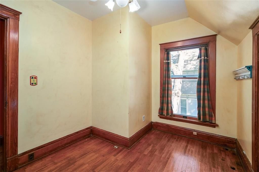 1611 Massachusetts Street — photo 20
