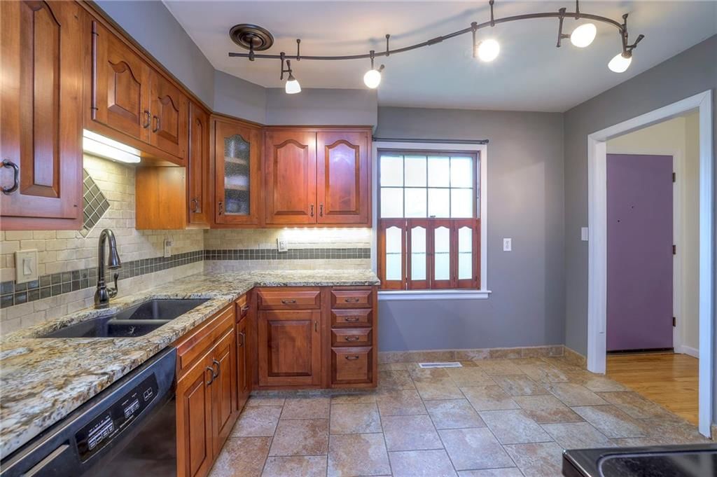 8920 Western Hills Drive — photo 23