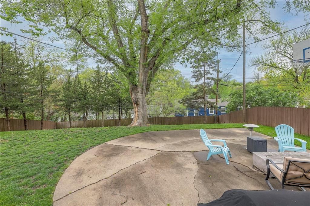 8920 Western Hills Drive — photo 38
