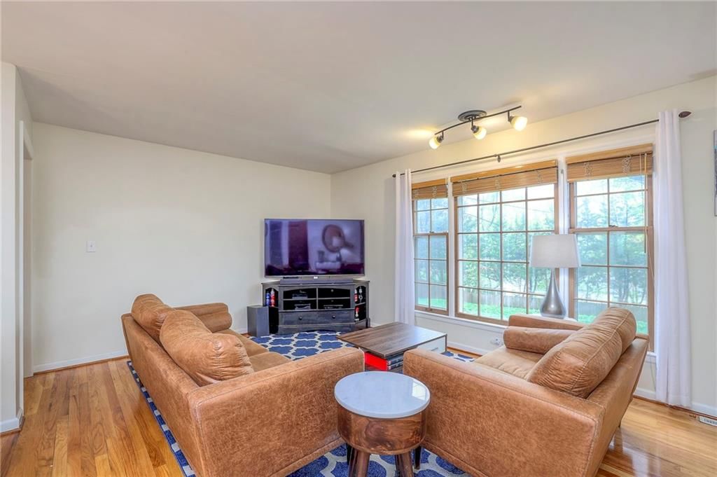 8920 Western Hills Drive — photo 7