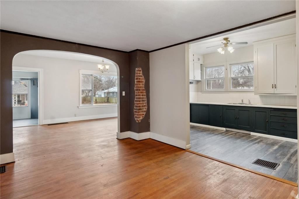 319 S Wilson Avenue — photo 11