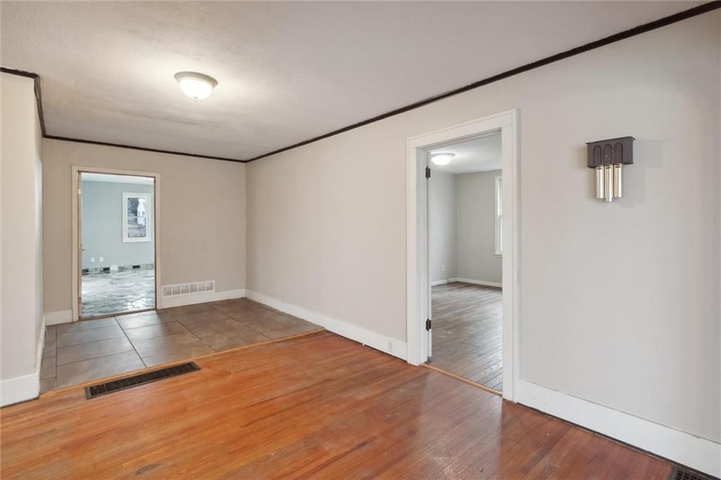 319 S Wilson Avenue — photo 12