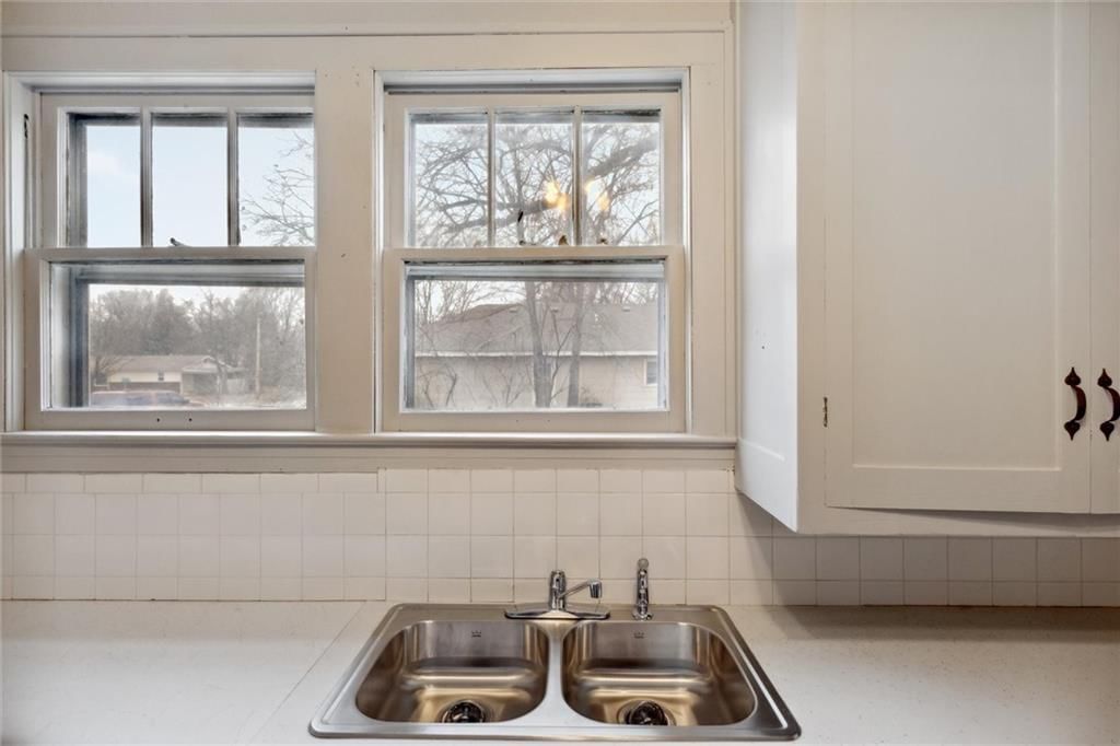319 S Wilson Avenue — photo 14