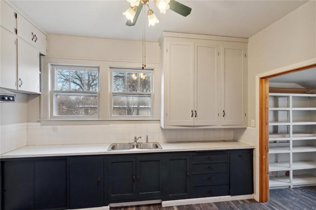 319 S Wilson Avenue — photo 15