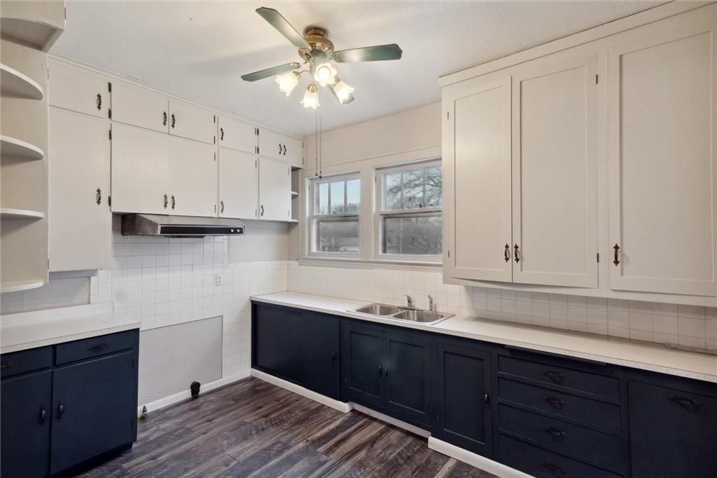 319 S Wilson Avenue — photo 16