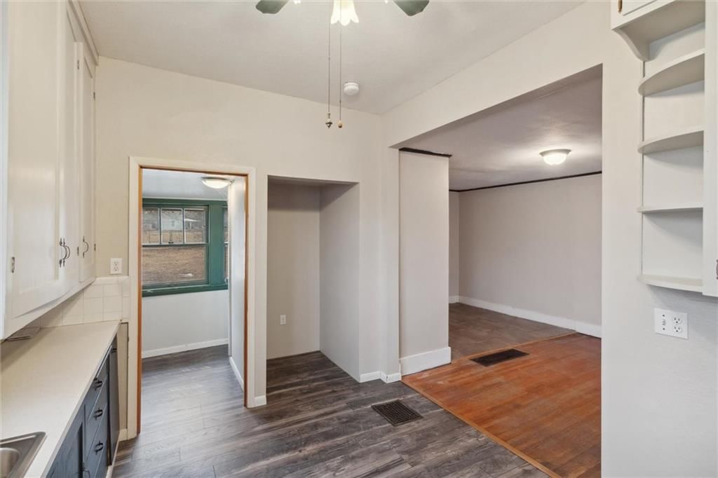 319 S Wilson Avenue — photo 17