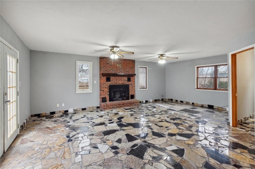 319 S Wilson Avenue — photo 18
