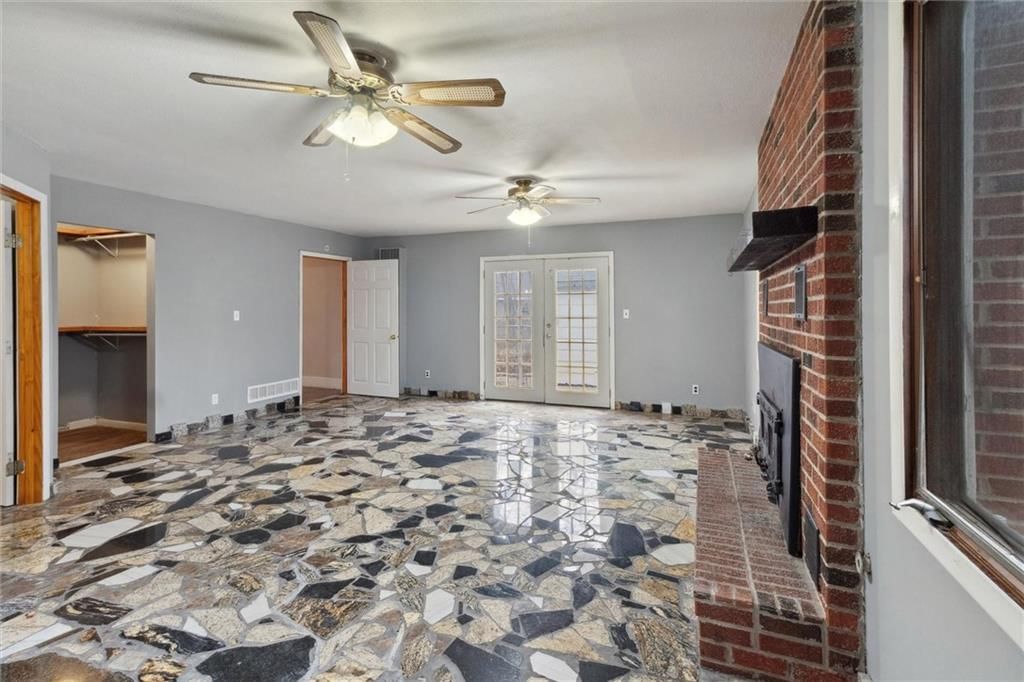 319 S Wilson Avenue — photo 19