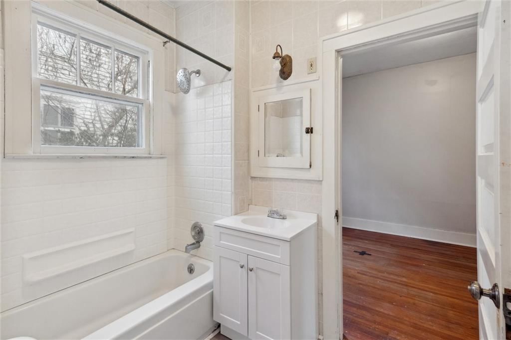 319 S Wilson Avenue — photo 23