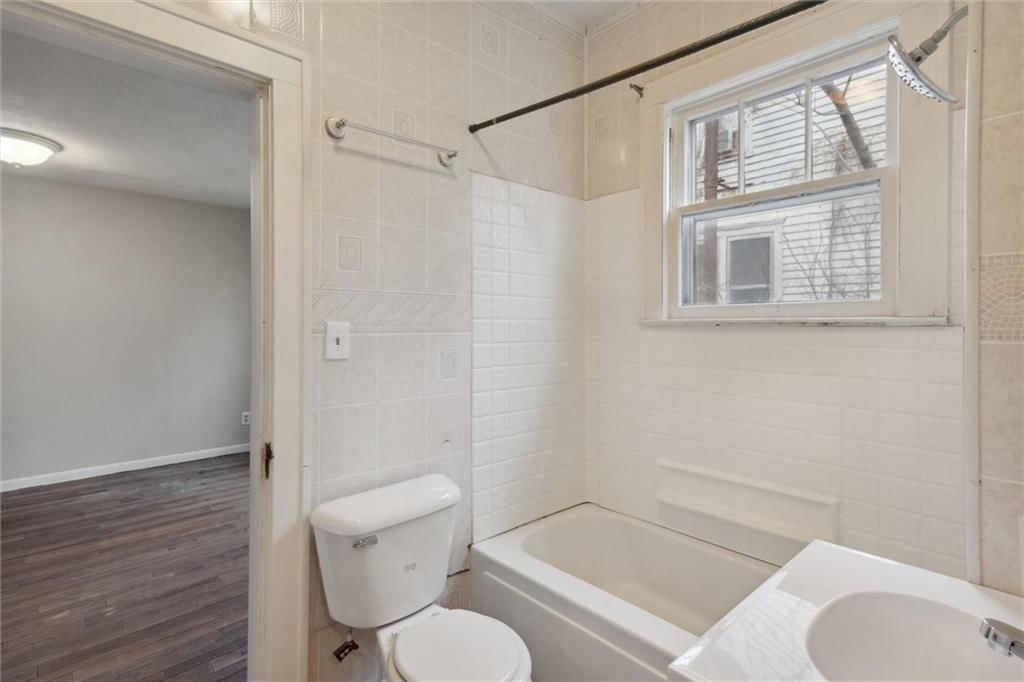 319 S Wilson Avenue — photo 24