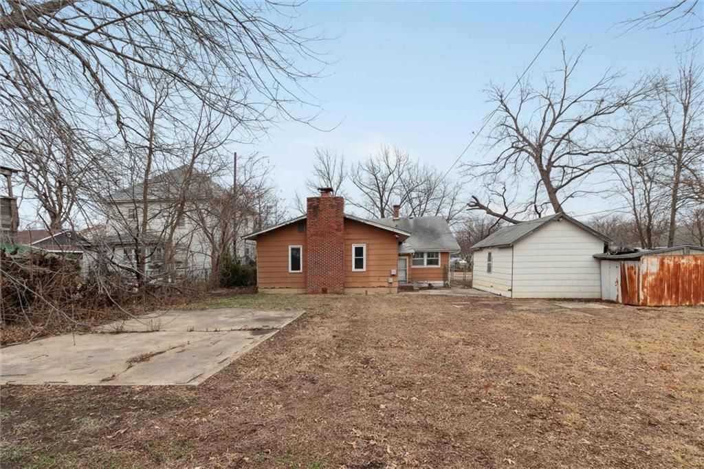 319 S Wilson Avenue — photo 28